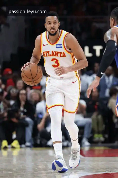 畅享体育激情 揭秘NBA自由市场大戏:CJ-麦科勒姆续约背后,老鹰的野心与你的观赛新体验